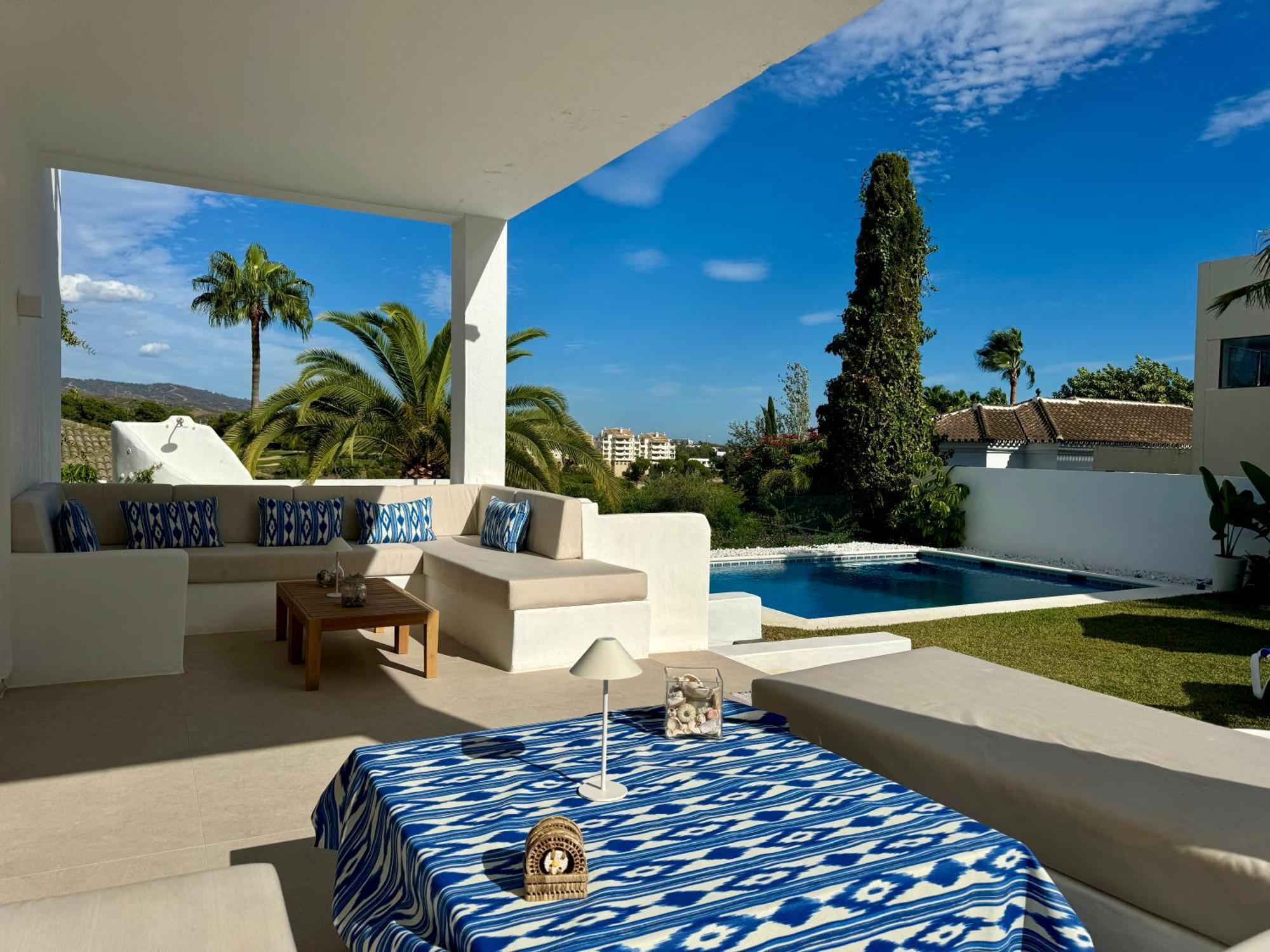 Aurora Boutique House - Only Adults Bed & Breakfast Marbella Exterior photo