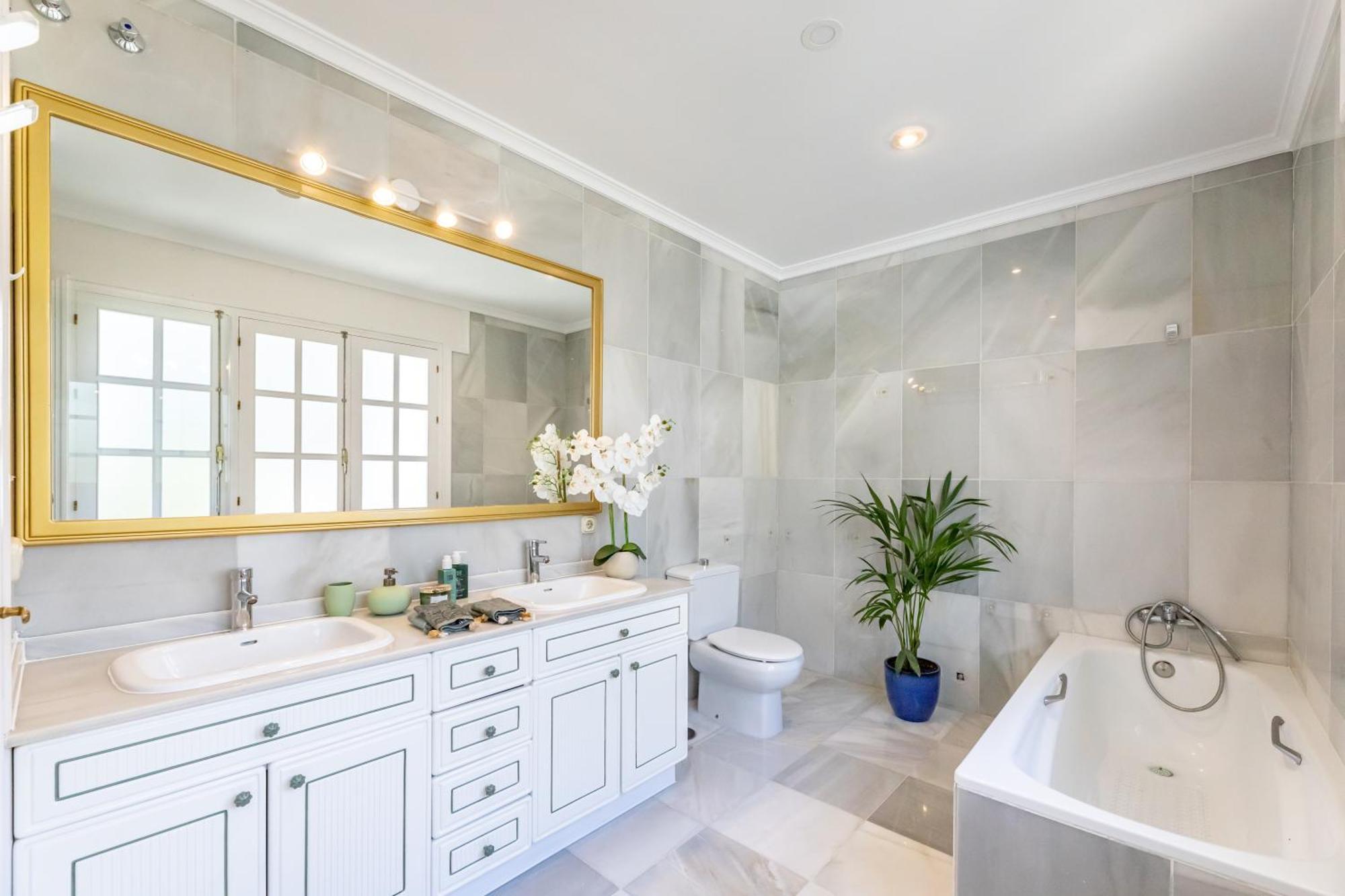 Aurora Boutique House - Only Adults Bed & Breakfast Marbella Exterior photo
