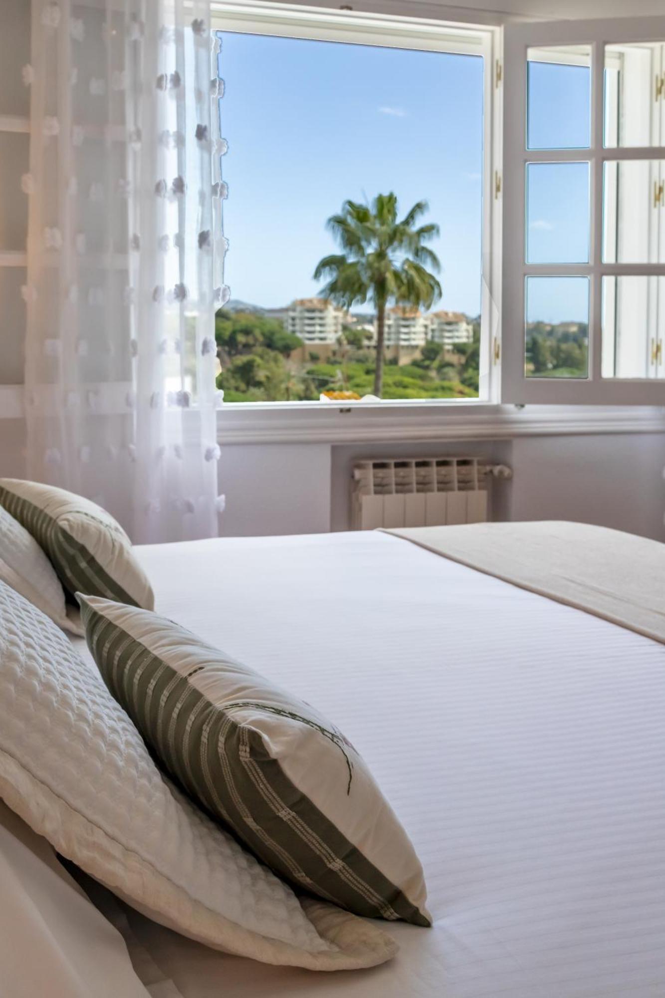 Aurora Boutique House - Only Adults Bed & Breakfast Marbella Exterior photo