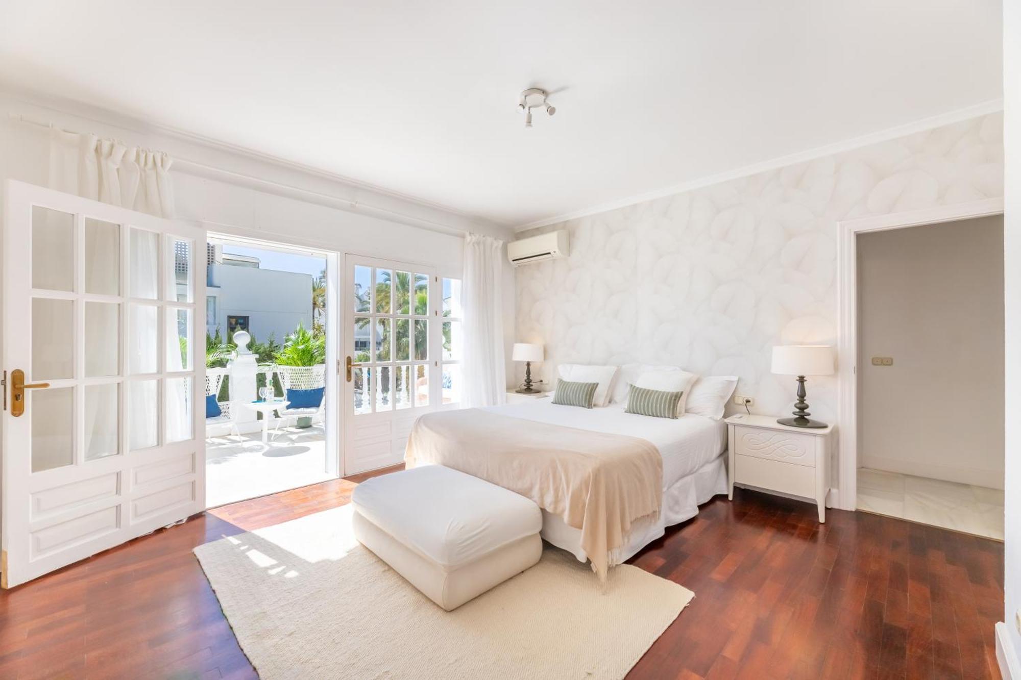 Aurora Boutique House - Only Adults Bed & Breakfast Marbella Exterior photo