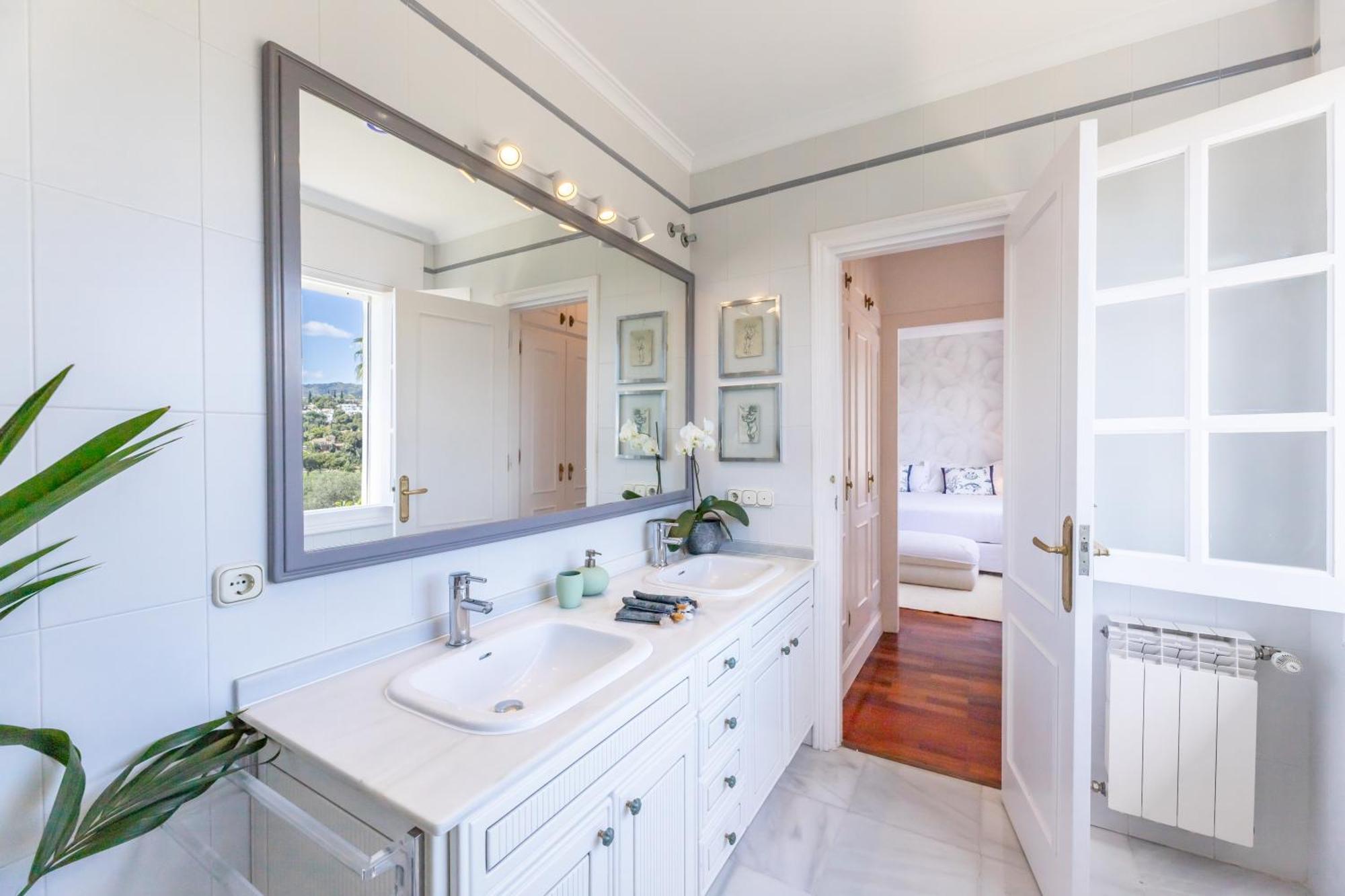 Aurora Boutique House - Only Adults Bed & Breakfast Marbella Exterior photo